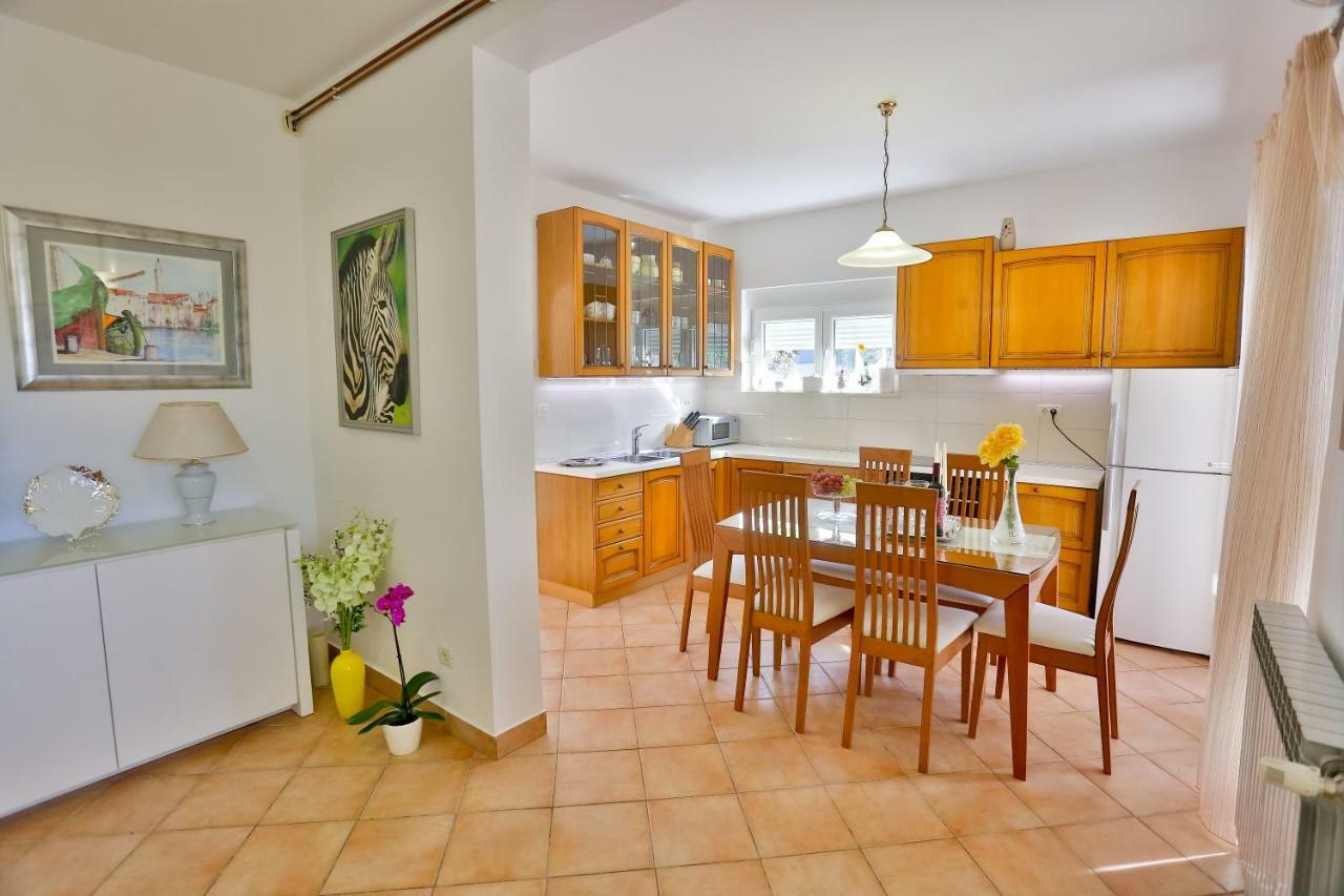 Apartman Stipic 1 Baška Voda Exteriör bild